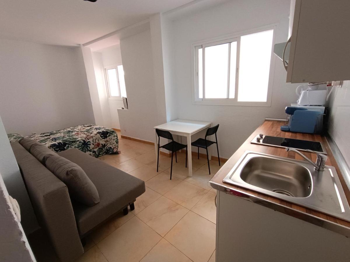 Apartamentos Duende Малага Екстериор снимка